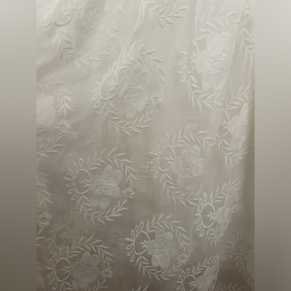 Piper and Scoot white partial button down white embroidered babydoll dress small - Picture 3 of 4